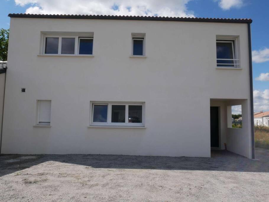 Studio Lumineux Avec Terrasse La Roche-sur-Yon Exterior foto